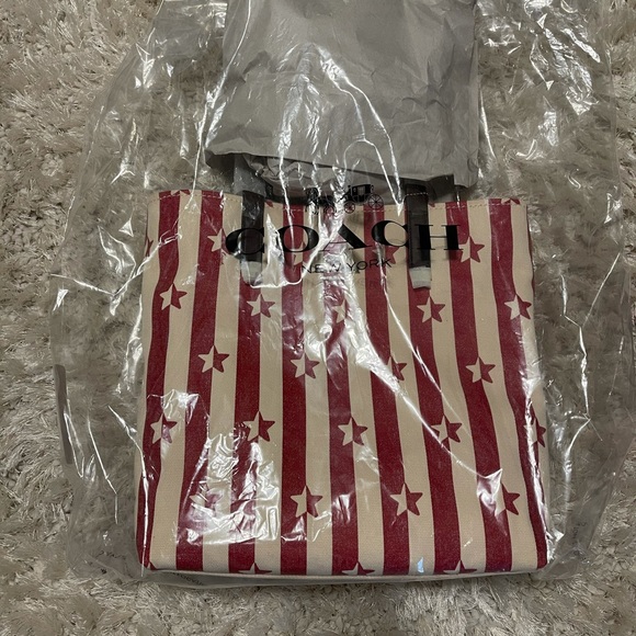 🌟 🆕 COACH TOTE WITH STRIPE STAR PRINT - Picture 9 of 11